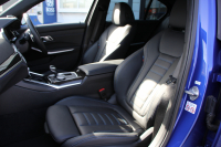 BMW 3シリーズ 330i Mｽﾎﾟｰﾂ 高出力 258馬力 ｲﾉﾍﾞｰｼｮﾝ&ｺﾝﾌｫｰﾄ&ﾃﾞﾋﾞｭｰP ﾚｰｻﾞｰLEDﾗｲﾄ HUD ｼﾞｪｽﾁｬｰC ﾋｰﾀｰ黒革 Pｱｼｽﾄ+ 360度ｶﾒﾗ BMWﾗｲﾌﾞｺｯｸﾋﾟｯﾄﾞApplecarplay ｽﾃｱﾘﾝｸﾞｱｼｽﾄ 追従ACC 電動ﾄﾗﾝｸ 2年保証