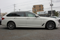 BMW 5シリーズ 530i ﾂｰﾘﾝｸﾞMｽﾎﾟｰﾂ ｾﾚｸﾄP 1ｵｰﾅ ﾊﾟﾉﾗﾏｻﾝR ﾊｰﾏﾝｶｰﾄﾞﾝ 4ｿﾞｰﾝAC 252馬力 全ﾋｰﾀｰ黒革 HUD 追従ACC ｽﾃｱﾘﾝｸﾞｻﾎﾟｰﾄ 液晶ﾒｰﾀｰ LEDﾍｯﾄﾞﾗｲﾄ ｵｰﾄﾊｲﾋﾞｰﾑ Pｱｼｽﾄﾌﾟﾗｽ ﾀｯﾁ画面ﾅﾋﾞ電動ﾄﾗﾝｸ 19AW Mｽﾎﾟｰﾂﾌﾞﾚｰｷ 2年保証