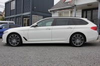 BMW 5シリーズ 530i ﾂｰﾘﾝｸﾞMｽﾎﾟｰﾂ ｾﾚｸﾄP 1ｵｰﾅ ﾊﾟﾉﾗﾏｻﾝR ﾊｰﾏﾝｶｰﾄﾞﾝ 4ｿﾞｰﾝAC 252馬力 全ﾋｰﾀｰ黒革 HUD 追従ACC ｽﾃｱﾘﾝｸﾞｻﾎﾟｰﾄ 液晶ﾒｰﾀｰ LEDﾍｯﾄﾞﾗｲﾄ ｵｰﾄﾊｲﾋﾞｰﾑ Pｱｼｽﾄﾌﾟﾗｽ ﾀｯﾁ画面ﾅﾋﾞ電動ﾄﾗﾝｸ 19AW Mｽﾎﾟｰﾂﾌﾞﾚｰｷ 2年保証