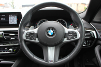 BMW 5シリーズ 530i ﾂｰﾘﾝｸﾞMｽﾎﾟｰﾂ ｾﾚｸﾄP 1ｵｰﾅ ﾊﾟﾉﾗﾏｻﾝR ﾊｰﾏﾝｶｰﾄﾞﾝ 4ｿﾞｰﾝAC 252馬力 全ﾋｰﾀｰ黒革 HUD 追従ACC ｽﾃｱﾘﾝｸﾞｻﾎﾟｰﾄ 液晶ﾒｰﾀｰ LEDﾍｯﾄﾞﾗｲﾄ ｵｰﾄﾊｲﾋﾞｰﾑ Pｱｼｽﾄﾌﾟﾗｽ ﾀｯﾁ画面ﾅﾋﾞ電動ﾄﾗﾝｸ 19AW Mｽﾎﾟｰﾂﾌﾞﾚｰｷ 2年保証