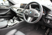BMW 5シリーズ 530i ﾂｰﾘﾝｸﾞMｽﾎﾟｰﾂ ｾﾚｸﾄP 1ｵｰﾅ ﾊﾟﾉﾗﾏｻﾝR ﾊｰﾏﾝｶｰﾄﾞﾝ 4ｿﾞｰﾝAC 252馬力 全ﾋｰﾀｰ黒革 HUD 追従ACC ｽﾃｱﾘﾝｸﾞｻﾎﾟｰﾄ 液晶ﾒｰﾀｰ LEDﾍｯﾄﾞﾗｲﾄ ｵｰﾄﾊｲﾋﾞｰﾑ Pｱｼｽﾄﾌﾟﾗｽ ﾀｯﾁ画面ﾅﾋﾞ電動ﾄﾗﾝｸ 19AW Mｽﾎﾟｰﾂﾌﾞﾚｰｷ 2年保証