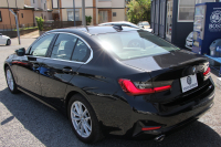 BMW 3シリーズ 320i ﾋﾟｭｱｴﾚｶﾞﾝｽ 首都圏100台限定車 ﾋｰﾀｰ付ﾓｶﾚｻﾞｰ ﾌﾟﾗｽP ｺﾝﾌｫｰﾄP ｽﾃｱﾘﾝｸﾞｻﾎﾟｰﾄ 追従ACC BMWﾗｲﾌﾞｺｯｸﾋﾟｯﾄﾞ第7世代ﾀｯﾁﾊﾟﾈﾙ対応ﾅﾋﾞ360度ｶﾒﾗ 置くだけ充電 LEDﾍｯﾄﾞﾗｲﾄ 電動ﾄﾗﾝｸ 2年保証