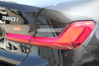 BMW 3シリーズ 320i ﾋﾟｭｱｴﾚｶﾞﾝｽ 首都圏100台限定車 ﾋｰﾀｰ付ﾓｶﾚｻﾞｰ ﾌﾟﾗｽP ｺﾝﾌｫｰﾄP ｽﾃｱﾘﾝｸﾞｻﾎﾟｰﾄ 追従ACC BMWﾗｲﾌﾞｺｯｸﾋﾟｯﾄﾞ第7世代ﾀｯﾁﾊﾟﾈﾙ対応ﾅﾋﾞ360度ｶﾒﾗ 置くだけ充電 LEDﾍｯﾄﾞﾗｲﾄ 電動ﾄﾗﾝｸ 2年保証