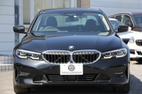 BMW 3シリーズ 320i ﾋﾟｭｱｴﾚｶﾞﾝｽ 首都圏100台限定車 ﾋｰﾀｰ付ﾓｶﾚｻﾞｰ ﾌﾟﾗｽP ｺﾝﾌｫｰﾄP ｽﾃｱﾘﾝｸﾞｻﾎﾟｰﾄ 追従ACC BMWﾗｲﾌﾞｺｯｸﾋﾟｯﾄﾞ第7世代ﾀｯﾁﾊﾟﾈﾙ対応ﾅﾋﾞ360度ｶﾒﾗ 置くだけ充電 LEDﾍｯﾄﾞﾗｲﾄ 電動ﾄﾗﾝｸ 2年保証