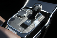 BMW 3シリーズ 320i ﾋﾟｭｱｴﾚｶﾞﾝｽ 首都圏100台限定車 ﾋｰﾀｰ付ﾓｶﾚｻﾞｰ ﾌﾟﾗｽP ｺﾝﾌｫｰﾄP ｽﾃｱﾘﾝｸﾞｻﾎﾟｰﾄ 追従ACC BMWﾗｲﾌﾞｺｯｸﾋﾟｯﾄﾞ第7世代ﾀｯﾁﾊﾟﾈﾙ対応ﾅﾋﾞ360度ｶﾒﾗ 置くだけ充電 LEDﾍｯﾄﾞﾗｲﾄ 電動ﾄﾗﾝｸ 2年保証