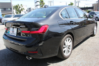 BMW 3シリーズ 320i ﾋﾟｭｱｴﾚｶﾞﾝｽ 首都圏100台限定車 ﾋｰﾀｰ付ﾓｶﾚｻﾞｰ ﾌﾟﾗｽP ｺﾝﾌｫｰﾄP ｽﾃｱﾘﾝｸﾞｻﾎﾟｰﾄ 追従ACC BMWﾗｲﾌﾞｺｯｸﾋﾟｯﾄﾞ第7世代ﾀｯﾁﾊﾟﾈﾙ対応ﾅﾋﾞ360度ｶﾒﾗ 置くだけ充電 LEDﾍｯﾄﾞﾗｲﾄ 電動ﾄﾗﾝｸ 2年保証