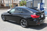 BMW 3シリーズ 320i ｸﾞﾗﾝﾂｰﾘｽﾓ Mｽﾎﾟｰﾂ 後期LCI 新ｴﾝｼﾞﾝ ﾋｰﾀｰ黒革 LEDﾍｯﾄﾞﾗｲﾄ&ﾃｰﾙ 追従ACC ﾚｰﾝﾁｪﾝｼﾞ警告 衝突軽減ﾌﾞﾚｰｷ 車線逸脱警告 歩行者警告 HDDﾅﾋﾞTOPﾋﾞｭｰｶﾒﾗ ｻｲﾄﾞﾋﾞｭｰｶﾒﾗ 電動ﾄﾗﾝｸ ｽﾏｰﾄｷｰ 2年保証