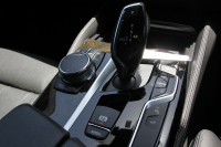 BMW 5シリーズ 530i Mｽﾎﾟｰﾂ ｺﾝﾌｫｰﾄP 高出力 252馬力 全ﾋｰﾀｰ黒革 ﾏｯｻｰｼﾞｱｸﾃｨﾌﾞﾍﾞﾝﾁﾚｰｼｮﾝ ｺﾝﾌｫｰﾄｼｰﾄ 追従ACC ｽﾃｱﾘﾝｸﾞｻﾎﾟｰﾄ LEDﾍｯﾄﾞﾗｲﾄ ｵｰﾄﾊｲﾋﾞｰﾑ ﾀｯﾁ画面ﾅﾋﾞTV 360度ﾊﾟﾉﾗﾏｶﾒﾗ 電動ﾄﾗﾝｸ 前後ｴｱﾛ ﾌﾞﾗｯｸ19AW 2年保証