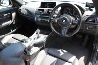 BMW 2シリーズ M235i ｸｰﾍﾟ1ｵｰﾅ 直6ﾀｰﾎﾞ326馬力 ﾋｰﾀｰ黒革 Mﾊﾟﾌｫｰﾏﾝｽﾘｯﾌﾟ&ｲﾝﾃﾘｱ BBS18AW ｱﾀﾞﾌﾟﾃｨﾌﾞMｻｽ Mｽﾎﾟｰﾂﾌﾞﾚｰｷ Bｶﾒﾗ&ﾘｱPDC 衝突軽減ﾌﾞﾚｰｷ 車線逸脱警告 歩行者警告 ﾌﾞﾚｰｷ付ｸﾙｺﾝ HDDﾅﾋﾞBluetooth接続 ｽﾏｰﾄｷｰ 専用ﾌﾞﾚｰｷ 2年保証