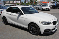 BMW 2シリーズ M235i ｸｰﾍﾟ1ｵｰﾅ 直6ﾀｰﾎﾞ326馬力 ﾋｰﾀｰ黒革 Mﾊﾟﾌｫｰﾏﾝｽﾘｯﾌﾟ&ｲﾝﾃﾘｱ BBS18AW ｱﾀﾞﾌﾟﾃｨﾌﾞMｻｽ Mｽﾎﾟｰﾂﾌﾞﾚｰｷ Bｶﾒﾗ&ﾘｱPDC 衝突軽減ﾌﾞﾚｰｷ 車線逸脱警告 歩行者警告 ﾌﾞﾚｰｷ付ｸﾙｺﾝ HDDﾅﾋﾞBluetooth接続 ｽﾏｰﾄｷｰ 専用ﾌﾞﾚｰｷ 2年保証