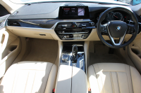 BMW 5シリーズ 530i ﾗｸﾞｼﾞｭｱﾘｰ ﾃﾞﾋﾞｭｰP 真珠色 ｷｬﾝﾍﾞﾗﾍﾞｰｼﾞｭ革 HUD ｿﾌﾄｸﾛｰｽﾞﾄﾞｱ ｼﾞｪｽﾁｬｰC 全ﾋｰﾀｰ 追従ACC ｽﾃｱﾘﾝｸﾞｻﾎﾟｰﾄ ﾀｯﾁ画面HDDﾅﾋﾞTV 360度ｶﾒﾗ LEDﾍｯﾄﾞﾗｲﾄ 電動ﾄﾗﾝｸ 2年保証