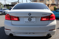 BMW 5シリーズ 530i ﾗｸﾞｼﾞｭｱﾘｰ ﾃﾞﾋﾞｭｰP 真珠色 ｷｬﾝﾍﾞﾗﾍﾞｰｼﾞｭ革 HUD ｿﾌﾄｸﾛｰｽﾞﾄﾞｱ ｼﾞｪｽﾁｬｰC 全ﾋｰﾀｰ 追従ACC ｽﾃｱﾘﾝｸﾞｻﾎﾟｰﾄ ﾀｯﾁ画面HDDﾅﾋﾞTV 360度ｶﾒﾗ LEDﾍｯﾄﾞﾗｲﾄ 電動ﾄﾗﾝｸ 2年保証