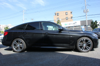 BMW 3シリーズ 320i ｸﾞﾗﾝﾂｰﾘｽﾓ Mｽﾎﾟｰﾂ 後期LCI 新ｴﾝｼﾞﾝ LEDﾍｯﾄﾞﾗｲﾄ&ﾃｰﾙ 追従ACC ﾚｰﾝﾁｪﾝｼﾞ警告 衝突軽減ﾌﾞﾚｰｷ 車線逸脱警告 歩行者警告 HDDﾅﾋﾞTOPﾋﾞｭｰｶﾒﾗ ｻｲﾄﾞﾋﾞｭｰｶﾒﾗ 電動ﾄﾗﾝｸ ｽﾏｰﾄｷｰ 2年保証