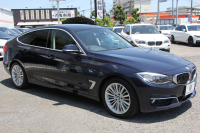 BMW 3シリーズ 320i ｸﾞﾗﾝﾂｰﾘｽﾓ ﾗｸﾞｼﾞｭｱﾘｰ 1ｵｰﾅ 追従ACC ﾋｰﾀｰ茶革 衝突軽減ﾌﾞﾚｰｷ 車線逸脱警告 歩行者警告 ﾀｯﾁﾊﾟｯﾄﾞ対応iﾄﾞﾗｲﾌﾞHDDﾅﾋﾞBｶﾒﾗ 電動ﾄﾗﾝｸ ｽﾏｰﾄｷｰ Bluetooth接続 ｸﾛｰﾑﾗｲﾝｴｸｽﾃﾘｱ 2年保証