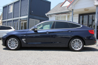 BMW 3シリーズ 320i ｸﾞﾗﾝﾂｰﾘｽﾓ ﾗｸﾞｼﾞｭｱﾘｰ 1ｵｰﾅ 追従ACC ﾋｰﾀｰ茶革 衝突軽減ﾌﾞﾚｰｷ 車線逸脱警告 歩行者警告 ﾀｯﾁﾊﾟｯﾄﾞ対応iﾄﾞﾗｲﾌﾞHDDﾅﾋﾞBｶﾒﾗ 電動ﾄﾗﾝｸ ｽﾏｰﾄｷｰ Bluetooth接続 ｸﾛｰﾑﾗｲﾝｴｸｽﾃﾘｱ 2年保証