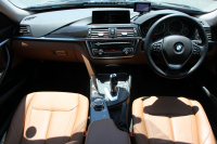 BMW 3シリーズ 320i ｸﾞﾗﾝﾂｰﾘｽﾓ ﾗｸﾞｼﾞｭｱﾘｰ 1ｵｰﾅ 追従ACC ﾋｰﾀｰ茶革 衝突軽減ﾌﾞﾚｰｷ 車線逸脱警告 歩行者警告 ﾀｯﾁﾊﾟｯﾄﾞ対応iﾄﾞﾗｲﾌﾞHDDﾅﾋﾞBｶﾒﾗ 電動ﾄﾗﾝｸ ｽﾏｰﾄｷｰ Bluetooth接続 ｸﾛｰﾑﾗｲﾝｴｸｽﾃﾘｱ 2年保証