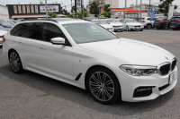 BMW 5シリーズ 530i ﾂｰﾘﾝｸﾞMｽﾎﾟｰﾂ 高出力 252馬力 ﾊﾟﾉﾗﾏｻﾝﾙｰﾌ 全ﾋｰﾀｰ黒革 HUD ﾜｲﾔﾚｽ充電 ｼﾞｪｽﾁｬｰC 追従ACC ｽﾃｱﾘﾝｸﾞｻﾎﾟｰﾄ ﾀｯﾁ画面HDDﾅﾋﾞTV 360度ｶﾒﾗ 電動ﾄﾗﾝｸ LEDﾍｯﾄﾞﾗｲﾄ 2年保証