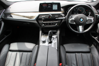 BMW 5シリーズ 530i ﾂｰﾘﾝｸﾞMｽﾎﾟｰﾂ 高出力 252馬力 ﾊﾟﾉﾗﾏｻﾝﾙｰﾌ 全ﾋｰﾀｰ黒革 HUD ﾜｲﾔﾚｽ充電 ｼﾞｪｽﾁｬｰC 追従ACC ｽﾃｱﾘﾝｸﾞｻﾎﾟｰﾄ ﾀｯﾁ画面HDDﾅﾋﾞTV 360度ｶﾒﾗ 電動ﾄﾗﾝｸ LEDﾍｯﾄﾞﾗｲﾄ 2年保証