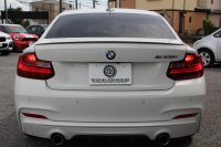 BMW 2シリーズ M235i ｸｰﾍﾟ直6ﾀｰﾎﾞ326馬力 ﾋｰﾀｰ赤革 ｱﾀﾞﾌﾟﾃｨﾌﾞMｻｽ Mﾊﾟﾌｫｰﾏﾝｽ前後ｴｱﾛ ﾌﾙｾｸﾞTV Bｶﾒﾗ&ﾘｱPDC 衝突軽減ﾌﾞﾚｰｷ 車線逸脱警告 歩行者警告 ﾌﾞﾚｰｷ付ｸﾙｺﾝ ﾊﾟﾄﾞﾙｼﾌﾄ 8速AT ﾀｯﾁﾊﾟｯﾄﾞ対応HDDﾅﾋﾞ2年保証