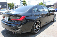 BMW 3シリーズ 330i Mｽﾎﾟｰﾂ ｲﾉﾍﾞｰｼｮﾝ&ﾃﾞﾋﾞｭｰ&ｺﾝﾌｫｰﾄP 高出力 258馬力 ﾚｰｻﾞｰLEDﾗｲﾄ HUD ｼﾞｪｽﾁｬｰC ﾋｰﾀｰ黒革 電動ﾄﾗﾝｸ Hifiｽﾋﾟｰｶｰ 360度ｶﾒﾗ ﾚｲｽﾞVMF19AW ﾋﾞﾙｼｭﾀｲﾝEVOS車高調 追従ACC ｽﾃｱﾘﾝｸﾞｻﾎﾟｰﾄ ﾀｯﾁﾊﾟﾈﾙﾅﾋﾞ2年保証