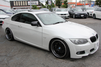 BMW 3シリーズ 335i ｸｰﾍﾟMｽﾎﾟｰﾂ☆期間限定掲載☆最終ﾓﾃﾞﾙ ｻﾝﾙｰﾌ ﾋｰﾀｰ黒革 真珠色 N55B30Aｴﾝｼﾞﾝ 7速DCT 直6ﾀｰﾎﾞ306馬力 ｱﾄﾞﾊﾞﾝﾚｰｼﾝｸﾞ19AW iﾄﾞﾗｲﾌﾞHDDﾅﾋﾞﾌﾙｾｸﾞTV ﾊﾟﾄﾞﾙｼﾌﾄ ｽﾏｰﾄｷｰ ｸﾙｺﾝ 専用ｴｱﾛ MPerformanceﾘｱﾃﾞｨﾌｭｰｻﾞｰ 2年保証