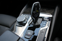 BMW 5シリーズ 523d ﾗｸﾞｼﾞｭｱﾘｰ ｺﾝﾌｫｰﾄP 1ｵｰﾅ 真珠色 変更後新ﾒｰﾀｰ 全ﾋｰﾀｰ黒革 ﾍﾞﾝﾁﾚｰｼｮﾝ&ﾏｯｻｰｼﾞ付ｺﾝﾌｫｰﾄｼｰﾄ ｿﾌﾄｸﾛｰｽﾞﾄﾞｱ HUD 追従ACC ｽﾃｱﾘﾝｸﾞｻﾎﾟｰﾄ ﾀｯﾁ画面対応ﾅﾋﾞTV 360度ｶﾒﾗ LEDﾍｯﾄﾞﾗｲﾄ PDC緊急ﾌﾞﾚｰｷ 2年保証