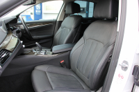 BMW 5シリーズ 523d ﾗｸﾞｼﾞｭｱﾘｰ ｺﾝﾌｫｰﾄP 1ｵｰﾅ 真珠色 変更後新ﾒｰﾀｰ 全ﾋｰﾀｰ黒革 ﾍﾞﾝﾁﾚｰｼｮﾝ&ﾏｯｻｰｼﾞ付ｺﾝﾌｫｰﾄｼｰﾄ ｿﾌﾄｸﾛｰｽﾞﾄﾞｱ HUD 追従ACC ｽﾃｱﾘﾝｸﾞｻﾎﾟｰﾄ ﾀｯﾁ画面対応ﾅﾋﾞTV 360度ｶﾒﾗ LEDﾍｯﾄﾞﾗｲﾄ PDC緊急ﾌﾞﾚｰｷ 2年保証