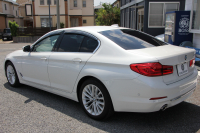 BMW 5シリーズ 523d ﾗｸﾞｼﾞｭｱﾘｰ ｺﾝﾌｫｰﾄP 1ｵｰﾅ 真珠色 変更後新ﾒｰﾀｰ 全ﾋｰﾀｰ黒革 ﾍﾞﾝﾁﾚｰｼｮﾝ&ﾏｯｻｰｼﾞ付ｺﾝﾌｫｰﾄｼｰﾄ ｿﾌﾄｸﾛｰｽﾞﾄﾞｱ HUD 追従ACC ｽﾃｱﾘﾝｸﾞｻﾎﾟｰﾄ ﾀｯﾁ画面対応ﾅﾋﾞTV 360度ｶﾒﾗ LEDﾍｯﾄﾞﾗｲﾄ PDC緊急ﾌﾞﾚｰｷ 2年保証