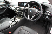 BMW 5シリーズ 530i ﾗｸﾞｼﾞｭｱﾘｰ 真珠色 高出力 252馬力 全ﾋｰﾀｰ黒革 追従ACC ｽﾃｱﾘﾝｸﾞｻﾎﾟｰﾄ ﾌﾙｾｸﾞTV ﾀｯﾁ画面HDDﾅﾋﾞTV 360度ｶﾒﾗ LEDﾍｯﾄﾞﾗｲﾄ ｵｰﾄﾊｲﾋﾞｰﾑ ｱﾝﾋﾞｴﾝﾄﾗｲﾄ ｽﾏｰﾄｷｰ PDC緊急ﾌﾞﾚｰｷ 2年保証
