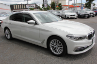 BMW 5シリーズ 530i ﾗｸﾞｼﾞｭｱﾘｰ 真珠色 高出力 252馬力 全ﾋｰﾀｰ黒革 追従ACC ｽﾃｱﾘﾝｸﾞｻﾎﾟｰﾄ ﾌﾙｾｸﾞTV ﾀｯﾁ画面HDDﾅﾋﾞTV 360度ｶﾒﾗ LEDﾍｯﾄﾞﾗｲﾄ ｵｰﾄﾊｲﾋﾞｰﾑ ｱﾝﾋﾞｴﾝﾄﾗｲﾄ ｽﾏｰﾄｷｰ PDC緊急ﾌﾞﾚｰｷ 2年保証