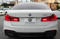BMW 5シリーズ 530i Mｽﾎﾟｰﾂ 高出力 252馬力 ｻﾝﾙｰﾌ 全ﾋｰﾀｰ黒革 追従ACC ｽﾃｱﾘﾝｸﾞｻﾎﾟｰﾄ LEDﾍｯﾄﾞﾗｲﾄ ｵｰﾄﾊｲﾋﾞｰﾑ ﾀｯﾁ画面HDDﾅﾋﾞTV 360度ｶﾒﾗ 電動ﾄﾗﾝｸ 19AW Mｽﾎﾟｰﾂﾌﾞﾚｰｷ PDC緊急ﾌﾞﾚｰｷ 2年保証