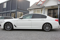 BMW 5シリーズ 530i Mｽﾎﾟｰﾂ 高出力 252馬力 ｻﾝﾙｰﾌ 全ﾋｰﾀｰ黒革 追従ACC ｽﾃｱﾘﾝｸﾞｻﾎﾟｰﾄ LEDﾍｯﾄﾞﾗｲﾄ ｵｰﾄﾊｲﾋﾞｰﾑ ﾀｯﾁ画面HDDﾅﾋﾞTV 360度ｶﾒﾗ 電動ﾄﾗﾝｸ 19AW Mｽﾎﾟｰﾂﾌﾞﾚｰｷ PDC緊急ﾌﾞﾚｰｷ 2年保証