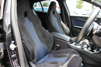 BMW 1シリーズ M135i Xdrive ﾃﾞﾋﾞｭｰP 4WD☆期間限定掲載☆1ｵｰﾅ 306馬力 Mｽﾎﾟｰﾂｼｰﾄ ｱﾀﾞﾌﾟﾃｨﾌﾞｻｽ Mｼｰﾄﾍﾞﾙﾄ ｼｰﾄﾋｰﾀｰ ｺﾝﾌｫｰﾄP ﾗｲﾌﾞｺｯｸﾋﾟｯﾄ 追ACC 電動ﾄﾗﾝｸ ｱｯﾌﾟﾙｶｰﾌﾟﾚｲ対応 純正ﾅﾋﾞPｱｼｽﾄ LEDﾍｯﾄﾞﾗｲﾄ ﾚｰﾝC警告 衝突軽減ﾌﾞﾚｰｷ 2年保証