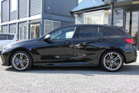 BMW 1シリーズ M135i Xdrive ﾃﾞﾋﾞｭｰP 4WD☆期間限定掲載☆1ｵｰﾅ 306馬力 Mｽﾎﾟｰﾂｼｰﾄ ｱﾀﾞﾌﾟﾃｨﾌﾞｻｽ Mｼｰﾄﾍﾞﾙﾄ ｼｰﾄﾋｰﾀｰ ｺﾝﾌｫｰﾄP ﾗｲﾌﾞｺｯｸﾋﾟｯﾄ 追ACC 電動ﾄﾗﾝｸ ｱｯﾌﾟﾙｶｰﾌﾟﾚｲ対応 純正ﾅﾋﾞPｱｼｽﾄ LEDﾍｯﾄﾞﾗｲﾄ ﾚｰﾝC警告 衝突軽減ﾌﾞﾚｰｷ 2年保証