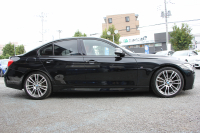 BMW 3シリーズ 320i Mｽﾎﾟｰﾂ 前期最終 ﾋｰﾀｰ赤革 追従ACC ETC2.0 ﾌﾙｾｸﾞTV 衝突軽減ﾌﾞﾚｰｷ 車線逸脱警告 歩行者警告 ﾀｯﾁﾊﾟｯﾄﾞ対応HDDﾅﾋﾞBluetooth接続 ｽﾏｰﾄｷｰ ﾊﾟﾄﾞﾙｼﾌﾄ 専用ｴｱﾛ ｵﾌﾟｼｮﾝ19AW 2年保証