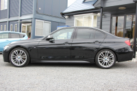 BMW 3シリーズ 320i Mｽﾎﾟｰﾂ 前期最終 ﾋｰﾀｰ赤革 追従ACC ETC2.0 ﾌﾙｾｸﾞTV 衝突軽減ﾌﾞﾚｰｷ 車線逸脱警告 歩行者警告 ﾀｯﾁﾊﾟｯﾄﾞ対応HDDﾅﾋﾞBluetooth接続 ｽﾏｰﾄｷｰ ﾊﾟﾄﾞﾙｼﾌﾄ 専用ｴｱﾛ ｵﾌﾟｼｮﾝ19AW 2年保証