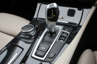 BMW 5シリーズ 523d ｸﾞﾚｰｽﾗｲﾝ 限定車 LCI後期 ｻﾝﾙｰﾌ ｵｲｽﾀｰﾚｻﾞｰ LEDﾍｯﾄﾞﾗｲﾄ 液晶ﾒｰﾀｰ 追従ACC ﾚｰﾝﾁｪﾝｼﾞ警告 衝突軽減ﾌﾞﾚｰｷ 車線逸脱警告 歩行者警告 Mｽﾎﾟｰﾂｽﾃｱﾘﾝｸﾞ真珠色 専用ｸﾞﾘﾙ 2年保証