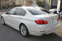 BMW 5シリーズ 523d ｸﾞﾚｰｽﾗｲﾝ 限定車 LCI後期 ｻﾝﾙｰﾌ ｵｲｽﾀｰﾚｻﾞｰ LEDﾍｯﾄﾞﾗｲﾄ 液晶ﾒｰﾀｰ 追従ACC ﾚｰﾝﾁｪﾝｼﾞ警告 衝突軽減ﾌﾞﾚｰｷ 車線逸脱警告 歩行者警告 Mｽﾎﾟｰﾂｽﾃｱﾘﾝｸﾞ真珠色 専用ｸﾞﾘﾙ 2年保証