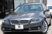 BMW 5シリーズ 523i ｸﾞﾚｰｽﾗｲﾝ 限定車 LCI後期 1ｵｰﾅ ｻﾝﾙｰﾌ ｵｲｽﾀｰﾚｻﾞｰ LEDﾍｯﾄﾞﾗｲﾄ 液晶ﾒｰﾀｰ 追従ACC ﾚｰﾝﾁｪﾝｼﾞ警告 衝突軽減ﾌﾞﾚｰｷ 車線逸脱警告 歩行者警告 Mｽﾎﾟｰﾂｽﾃｱﾘﾝｸﾞ専用ｸﾞﾘﾙ 2年保証