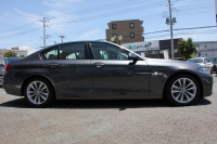 BMW 5シリーズ 523i ｸﾞﾚｰｽﾗｲﾝ 限定車 LCI後期 1ｵｰﾅ ｻﾝﾙｰﾌ ｵｲｽﾀｰﾚｻﾞｰ LEDﾍｯﾄﾞﾗｲﾄ 液晶ﾒｰﾀｰ 追従ACC ﾚｰﾝﾁｪﾝｼﾞ警告 衝突軽減ﾌﾞﾚｰｷ 車線逸脱警告 歩行者警告 Mｽﾎﾟｰﾂｽﾃｱﾘﾝｸﾞ専用ｸﾞﾘﾙ 2年保証