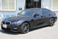 BMW 3シリーズ 320d Xdrive Mｽﾎﾟｰﾂ ﾊｲﾗｲﾝ ﾌｧｽﾄﾄﾗｯｸ&ｺﾝﾌｫｰﾄP 360度ｶﾒﾗ HUD ﾋｰﾀｰ茶革 ﾗﾝﾊﾞｰｻﾎﾟｰﾄ ｱﾀﾞﾌﾟﾃｨﾌﾞMｻｽ 19AW Mｽﾎﾟｰﾂﾌﾞﾚｰｷ 電動ﾄﾗﾝｸ 追従ACC ｽﾃｱﾘﾝｸﾞｻﾎﾟｰﾄ ﾀｯﾁ画面HDDﾅﾋﾞHifiｽﾋﾟｰｶｰ 2年保証
