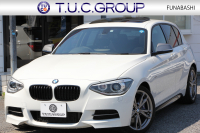 BMW 1シリーズ M135i 320馬力 直6ﾀｰﾎﾞｻﾝﾙｰﾌ Mﾊﾟﾌｫｰﾏﾝｽﾏﾌﾗｰ ｱﾀﾞﾌﾟﾃｨﾌﾞMｻｽ 専用ﾌﾞﾚｰｷ ｸﾙｺﾝ ﾊｰﾏﾝｶｰﾄﾞﾝ iﾄﾞﾗｲﾌﾞHDDﾅﾋﾞBｶﾒﾗ ﾐｭｰｼﾞｯｸｻｰﾊﾞｰ Bluetoothｵｰﾃﾞｨｵ ﾊﾟﾄﾞﾙｼﾌﾄ 専用ﾌﾞﾚｰｷ 専用18AW 8速AT 専用ｴｱﾛ ｽﾏｰﾄｷｰ 2年保証