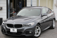 BMW 3シリーズ 320i ｸﾞﾗﾝﾂｰﾘｽﾓ Mｽﾎﾟｰﾂ 追従ACC 衝突軽減ﾌﾞﾚｰｷ 車線逸脱警告 歩行者警告 ﾀｯﾁﾊﾟｯﾄﾞ対応HDDﾅﾋﾞ電動ﾄﾗﾝｸ Mｽﾎﾟｰﾂｴｱﾛ 18AW ﾒﾓﾘ-付電動ｼｰﾄ ETC2.0 ｽﾏｰﾄｷｰ ｷｾﾉﾝ ﾊﾟﾄﾞﾙｼﾌﾄ 電動ﾘｱｳｲﾝｸﾞ2年保証