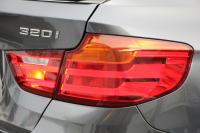 BMW 3シリーズ 320i ｸﾞﾗﾝﾂｰﾘｽﾓ Mｽﾎﾟｰﾂ 追従ACC 衝突軽減ﾌﾞﾚｰｷ 車線逸脱警告 歩行者警告 ﾀｯﾁﾊﾟｯﾄﾞ対応HDDﾅﾋﾞ電動ﾄﾗﾝｸ Mｽﾎﾟｰﾂｴｱﾛ 18AW ﾒﾓﾘ-付電動ｼｰﾄ ETC2.0 ｽﾏｰﾄｷｰ ｷｾﾉﾝ ﾊﾟﾄﾞﾙｼﾌﾄ 電動ﾘｱｳｲﾝｸﾞ2年保証