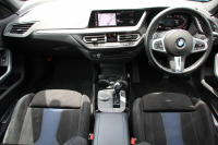 BMW 2シリーズ M235i Xdrive ｸﾞﾗﾝｸｰﾍﾟｾﾚｸﾄP 306馬力 Mｽﾎﾟｰﾂｼｰﾄ 可変ｻｽﾍﾟﾝｼｮﾝ Mｼｰﾄﾍﾞﾙﾄ 希少ｶﾗｰ LEDﾍｯﾄﾞﾗｲﾄ BMWﾗｲﾌﾞｺｯｸﾋﾟｯﾄ 追従ACC ﾀｯﾁ画面HDDﾅﾋﾞPｱｼｽﾄ Hi-fiｽﾋﾟｰｶｰ 後退ｱｼｽﾄ ｽﾏｰﾄｷｰ 2年保証