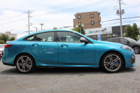 BMW 2シリーズ M235i Xdrive ｸﾞﾗﾝｸｰﾍﾟｾﾚｸﾄP 306馬力 Mｽﾎﾟｰﾂｼｰﾄ 可変ｻｽﾍﾟﾝｼｮﾝ Mｼｰﾄﾍﾞﾙﾄ 希少ｶﾗｰ LEDﾍｯﾄﾞﾗｲﾄ BMWﾗｲﾌﾞｺｯｸﾋﾟｯﾄ 追従ACC ﾀｯﾁ画面HDDﾅﾋﾞPｱｼｽﾄ Hi-fiｽﾋﾟｰｶｰ 後退ｱｼｽﾄ ｽﾏｰﾄｷｰ 2年保証