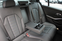 BMW 3シリーズ 330i Mｽﾎﾟｰﾂ ﾃﾞﾋﾞｭｰ&ｺﾝﾌｫｰﾄP 1ｵｰﾅ 高出力 258馬力 高出力 HUD ﾋｰﾀｰ黒革 LEDﾍｯﾄﾞﾗｲﾄ ｵｰﾄﾊｲﾋﾞｰﾑ ﾗｲﾌﾞｺｯｸﾋﾟｯﾄﾞ360度ｶﾒﾗ Applecarplay 追従ACC ｽﾃｱﾘﾝｸﾞｻﾎﾟｰﾄ ﾀｯﾁﾊﾟﾈﾙHDDﾅﾋﾞﾜｲﾔﾚｽ充電 19AW Mｽﾎﾟｰﾂﾌﾞﾚｰｷ Hi-fiｽﾋﾟｰｶｰ 2年保証