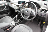 BMW X1 Xdrive18d Xﾗｲﾝ ﾊｲﾗｲﾝ 真珠色 ｱﾄﾞﾊﾞﾝｽﾄﾞｱｸﾃｨﾌﾞｾｰﾌﾃｨP ﾊﾟﾉﾗﾏｻﾝﾙｰﾌ ｺﾝﾌｫｰﾄP 追従ACC HUD ﾋｰﾀｰ黒革 電動ｼｰﾄ ﾌﾙｾｸﾞTV LEDﾍｯﾄﾞﾗｲﾄ HDDﾅﾋﾞBluetooth接続 Bｶﾒﾗ 電動ﾄﾗﾝｸ 衝突軽減ﾌﾞﾚｰｷ 車線逸脱警告 歩行者警告 Pｱｼｽﾄ 2年保証