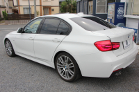 BMW 3シリーズ 320d Mｽﾎﾟｰﾂ 後期 新ｴﾝｼﾞﾝ LEDﾍｯﾄﾞﾗｲﾄ&ﾃｰﾙ 追従ACC ﾚｰﾝﾁｪﾝｼﾞ警告 衝突軽減ﾌﾞﾚｰｷ 車線逸脱警告 歩行者警告 第5世代iﾄﾞﾗｲﾌﾞHDDﾅﾋﾞBｶﾒﾗ ｽﾏｰﾄｷｰ Bluetoothｵｰﾃﾞｨｵ&通話 ﾊﾟﾄﾞﾙｼﾌﾄ 専用ｴｱﾛ 2年保証