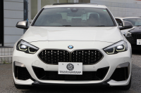 BMW 2シリーズ M235i Xdrive ｸﾞﾗﾝｸｰﾍﾟﾋﾞｼﾞｮﾝP 4WD ﾊﾟﾉﾗﾏｻﾝﾙｰﾌ ﾋｰﾀｰ黒革 ﾍｯﾄﾞｱｯﾌﾟﾃﾞｨｽﾌﾟﾚｲ ｱﾀﾞﾌﾟﾃｨﾌﾞLEDﾍｯﾄﾞﾗｲﾄ ｵｰﾄﾊｲﾋﾞｰﾑ Hi-fiｽﾋﾟｰｶｰ ﾌﾙｾｸﾞTV 306馬力 BMWﾗｲﾌﾞｺｯｸﾋﾟｯﾄ 後退ｱｼｽﾄ 追従ACC ﾀｯﾁ画面ﾅﾋﾞPｱｼｽﾄ 2年保証